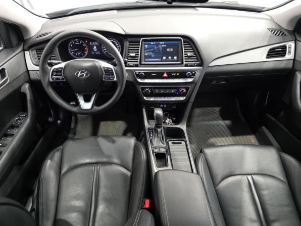 Hyundai Sonata VII (LF) Рестайлинг с пробегом 2018 года, цена 1 580 000 рублей, 149900 км, седан, Автокод Объявления