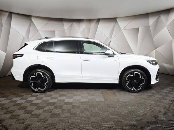 Volkswagen Tiguan III (China Market) с пробегом 2024 года, цена 4 593 000 рублей, 38316 км, внедорожник, Автокод Объявления