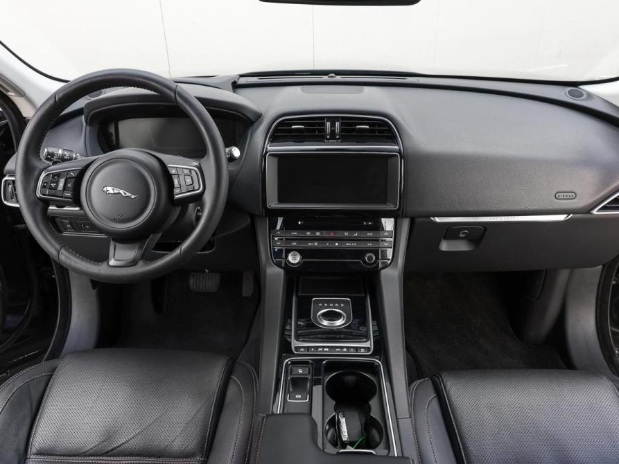 Jaguar F-Pace I Москва  - изображение 13
