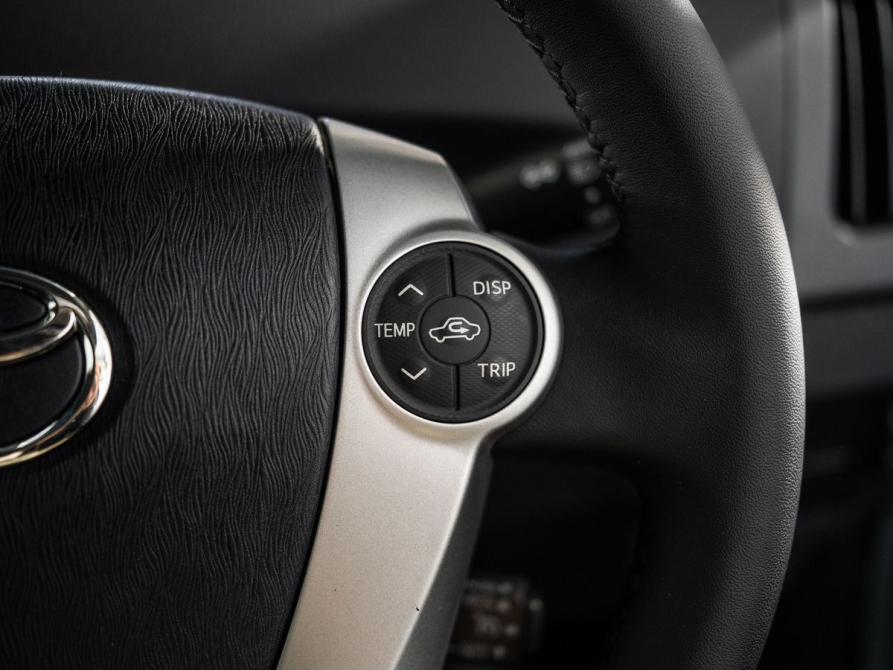 Toyota Prius III Рестайлинг (XW30) Иркутск  - изображение 12
