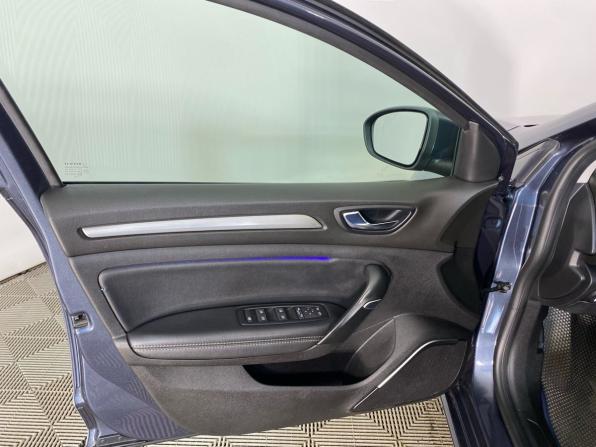 Renault Megane IV с пробегом 2019 года, цена 1 399 000 рублей, 123000 км, универсал, Автокод Объявления