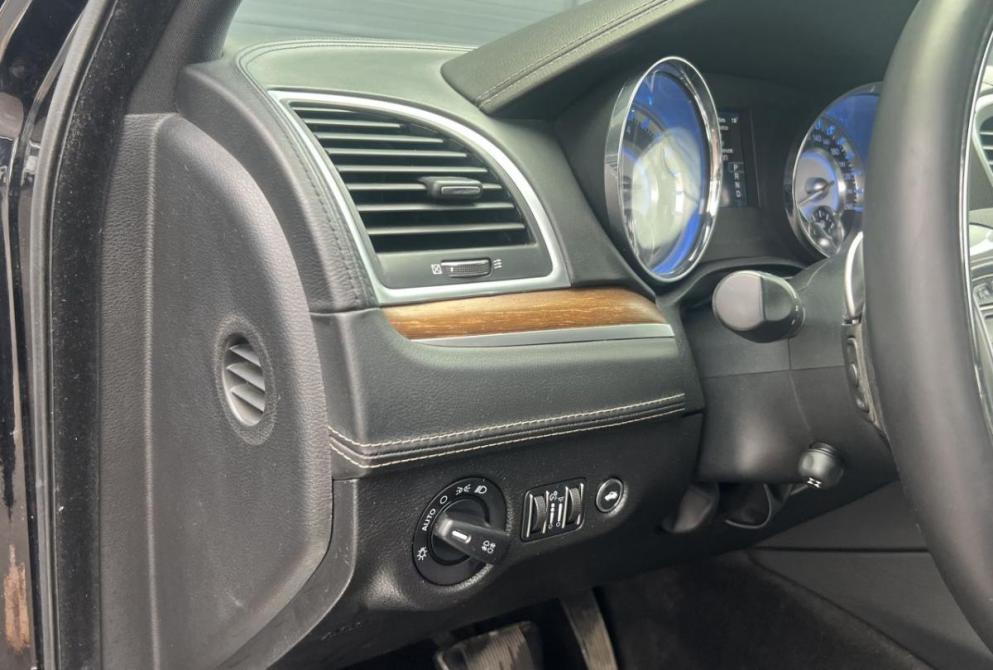 Chrysler 300C II Красноярск  - изображение 20