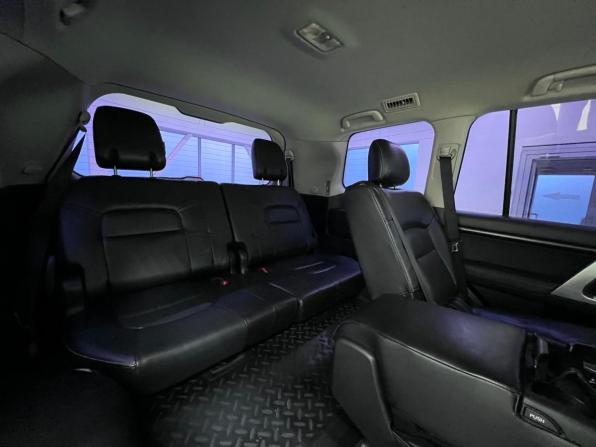 Toyota Land Cruiser 200 Series Рестайлинг 1 с пробегом 2012 года, цена 3 350 000 рублей, 299710 км, внедорожник, Автокод Объявления