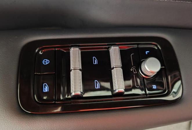 Geely EX5 Гибрид с пробегом 2025 года, цена 3 150 000 рублей, 4735 км, внедорожник, Автокод Объявления