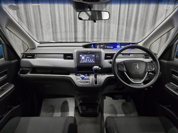 Honda Freed II с пробегом 2017 года, цена 1 550 000 рублей, 141300 км, компактвэн, Автокод Объявления