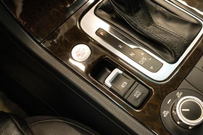 Volkswagen Touareg II с пробегом 2013 года, цена 2 089 000 рублей, 179923 км, внедорожник, Автокод Объявления