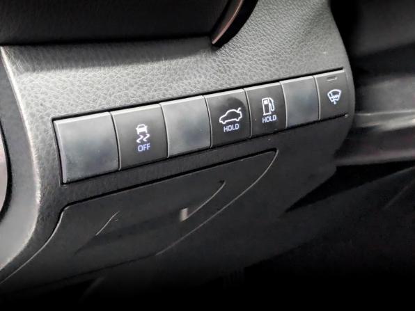 Toyota Camry VIII (XV70) с пробегом 2019 года, цена 2 590 000 рублей, 108420 км, седан, Автокод Объявления