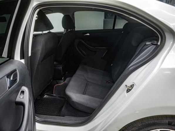Volkswagen Jetta VI Рестайлинг с пробегом 2015 года, цена 969 000 рублей, 237923 км, седан, Автокод Объявления
