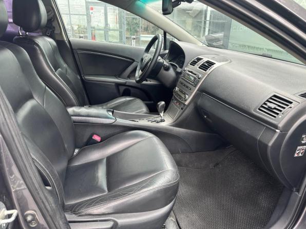 Toyota Avensis III с пробегом 2011 года, цена 996 000 рублей, 240061 км, седан, Автокод Объявления
