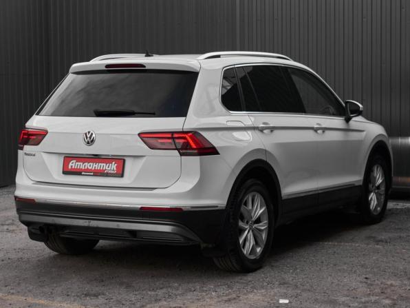 Volkswagen Tiguan II с пробегом 2018 года, цена 1 800 000 рублей, 135752 км, внедорожник, Автокод Объявления