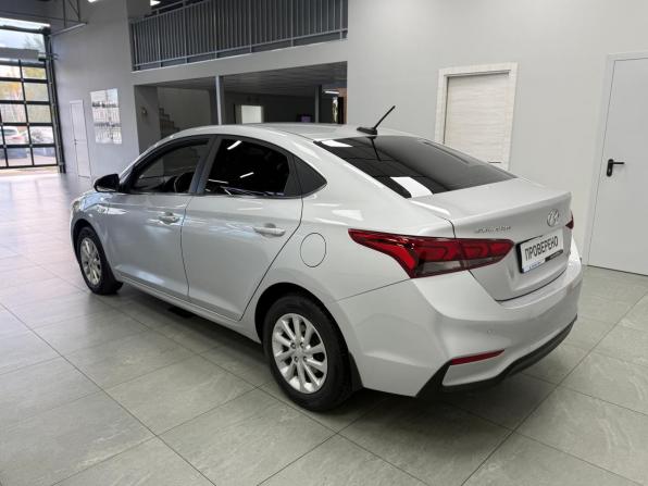 Hyundai Solaris II с пробегом 2019 года, цена 1 390 000 рублей, 111384 км, седан, Автокод Объявления
