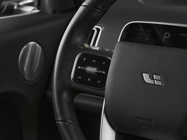 Li Auto (Lixiang) L7 I с пробегом 2023 года, цена 5 450 000 рублей, 37000 км, внедорожник, Автокод Объявления