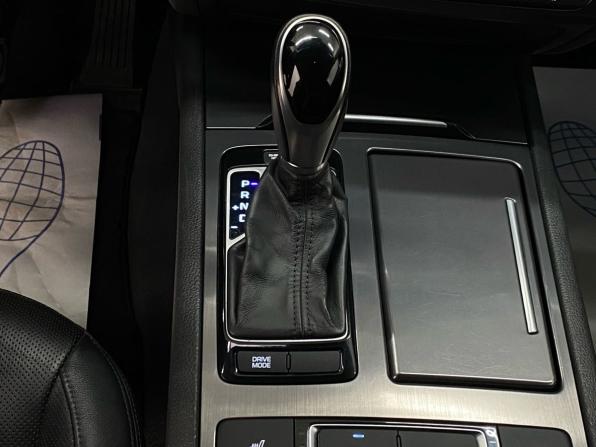 Hyundai Genesis II с пробегом 2015 года, цена 1 980 000 рублей, 188763 км, седан, Автокод Объявления