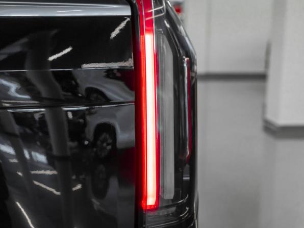 Cadillac Escalade V с пробегом 2023 года, цена 12 400 000 рублей, 17973 км, внедорожник, Автокод Объявления