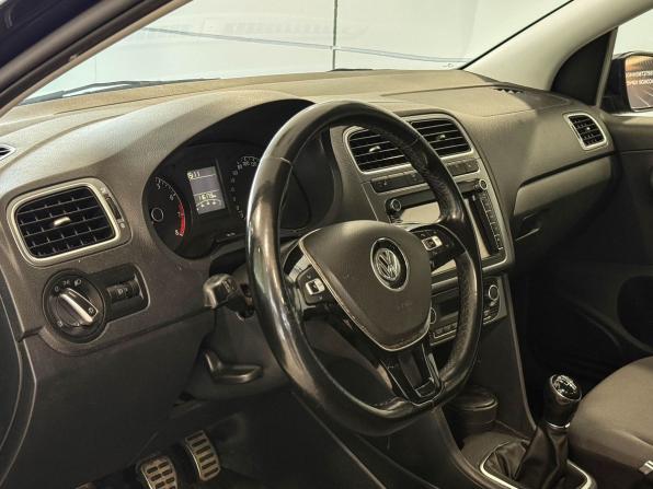 Volkswagen Polo V Рестайлинг с пробегом 2016 года, цена 1 275 000 рублей, 116173 км, седан, Автокод Объявления
