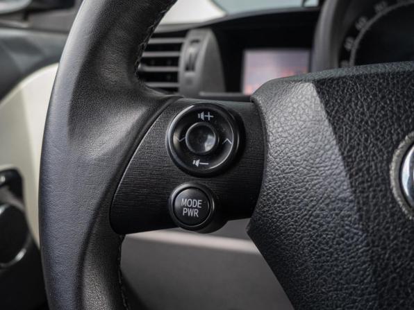 Toyota iQ с пробегом 2013 года, цена 1 070 000 рублей, 126920 км, хэтчбек, Автокод Объявления