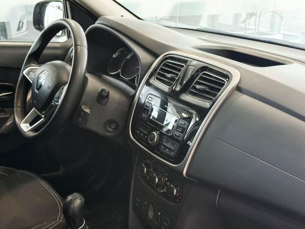 Renault Logan II Рестайлинг с пробегом 2019 года, цена 1 037 000 рублей, 120688 км, седан, Автокод Объявления