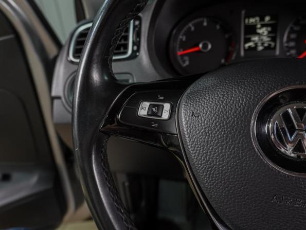 Volkswagen Polo V Рестайлинг с пробегом 2017 года, цена 1 299 000 рублей, 149170 км, седан, Автокод Объявления