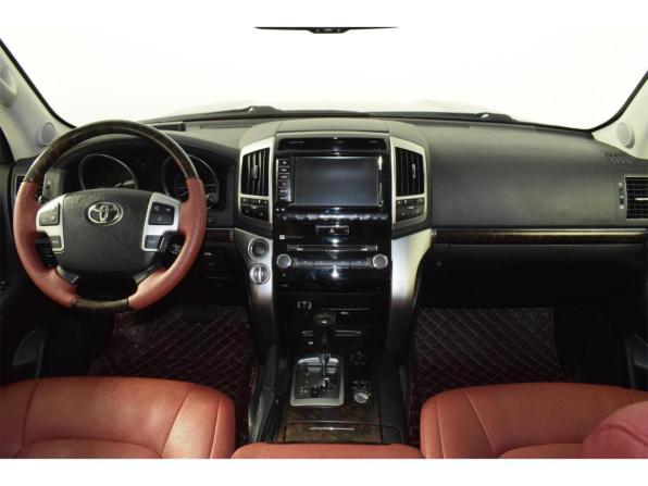 Toyota Land Cruiser 200 Series Рестайлинг 1 с пробегом 2014 года, цена 3 120 000 рублей, 300700 км, внедорожник, Автокод Объявления