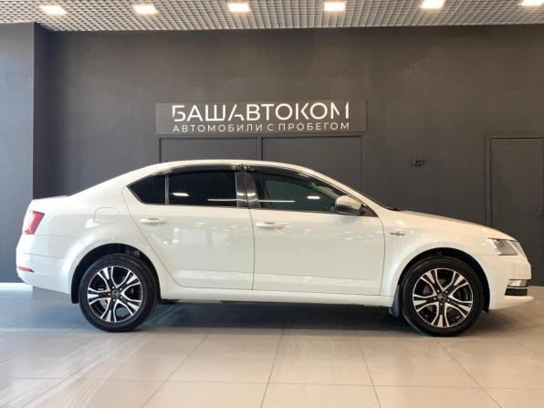 Skoda Octavia III (A7) Рестайлинг с пробегом 2018 года, цена 1 880 000 рублей, 141050 км, лифтбек, Автокод Объявления