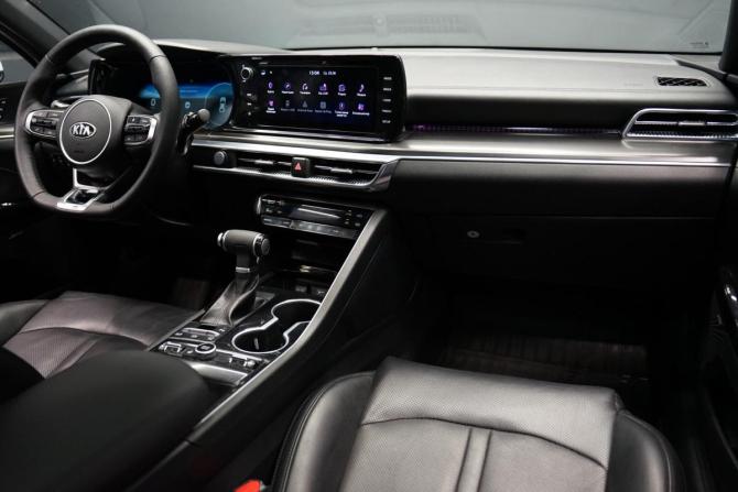 Kia K5 III с пробегом 2020 года, цена 2 655 000 рублей, 131000 км, седан, Автокод Объявления
