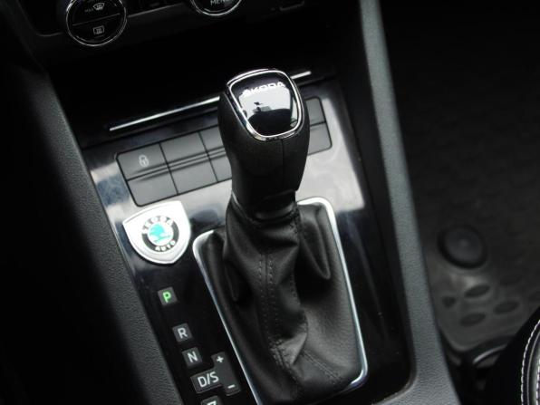 Skoda Octavia III (A7) Рестайлинг с пробегом 2019 года, цена 1 700 000 рублей, 172000 км, лифтбек, Автокод Объявления