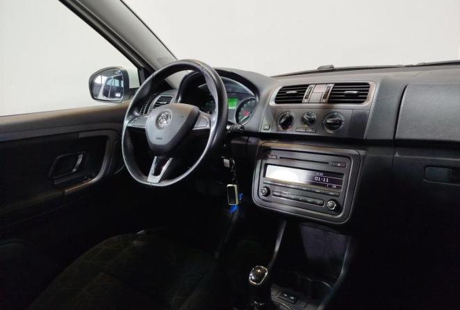 Skoda Fabia II Рестайлинг с пробегом 2014 года, цена 930 000 рублей, 73050 км, хэтчбек, Автокод Объявления