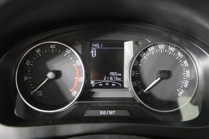 Skoda Rapid I с пробегом 2016 года, цена 899 990 рублей, 211546 км, лифтбек, Автокод Объявления