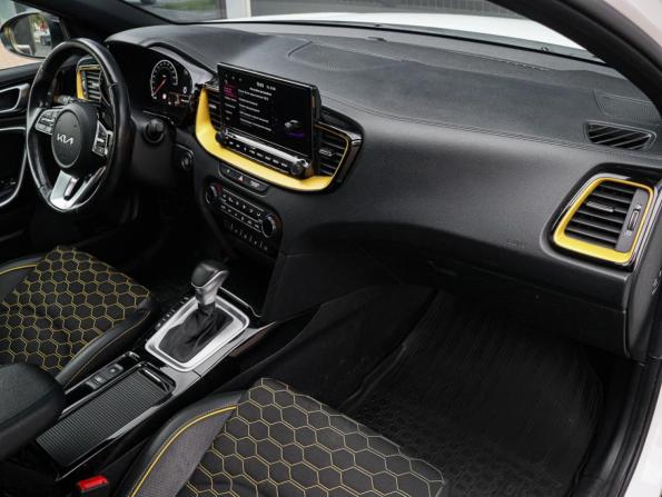 Kia XCeed I с пробегом 2021 года, цена 2 400 000 рублей, 54322 км, хэтчбек, Автокод Объявления