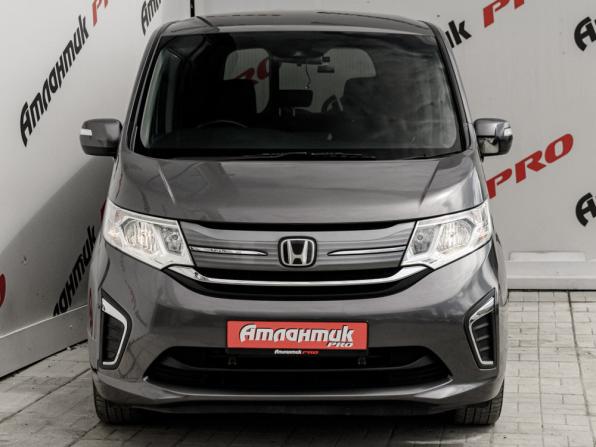 Honda Stepwgn V Рестайлинг с пробегом 2020 года, цена 2 370 000 рублей, 102012 км, минивэн, Автокод Объявления