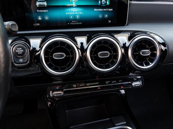 Mercedes-Benz A-Класс IV (W177) с пробегом 2019 года, цена 2 445 000 рублей, 88129 км, хэтчбек, Автокод Объявления