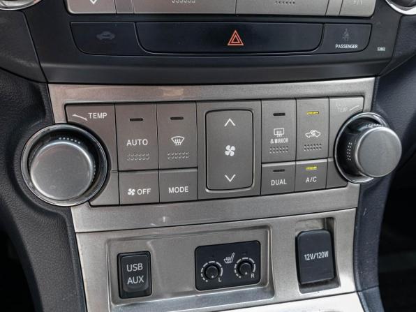 Toyota Highlander II (XU40) Рестайлинг с пробегом 2012 года, цена 1 669 000 рублей, 189166 км, внедорожник, Автокод Объявления
