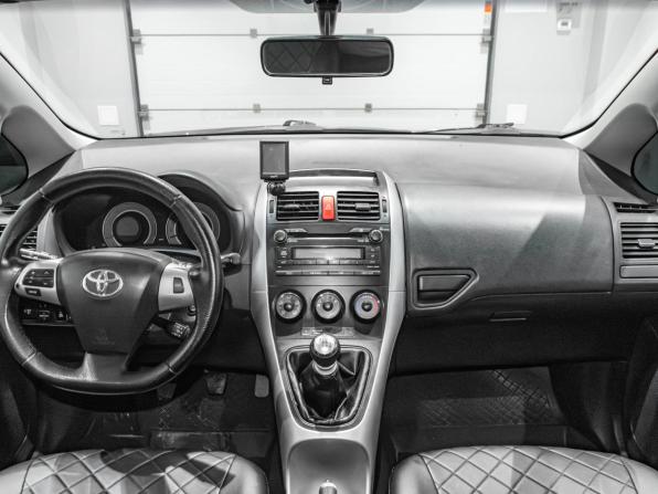 Toyota Auris I Рестайлинг с пробегом 2010 года, цена 468 100 рублей, 215637 км, хэтчбек, Автокод Объявления