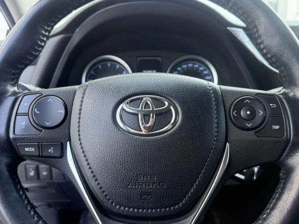 Toyota Corolla XI (E160 E170 E180) Рестайлинг 1 с пробегом 2018 года, цена 1 653 500 рублей, 96848 км, седан, Автокод Объявления