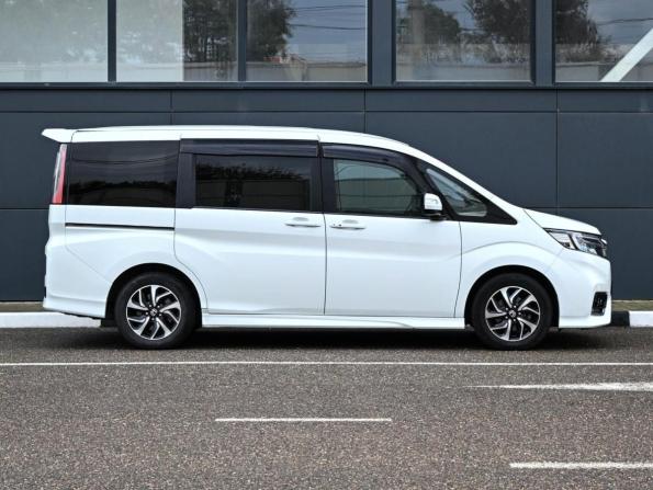 Honda Stepwgn V Рестайлинг с пробегом 2020 года, цена 2 439 000 рублей, 89047 км, минивэн, Автокод Объявления