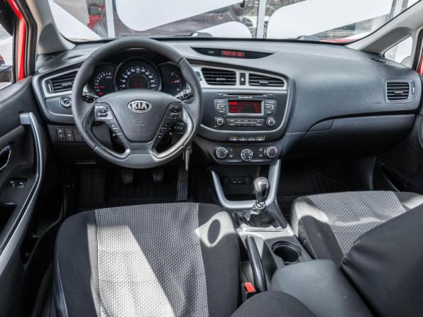 Kia Ceed II с пробегом 2015 года, цена 1 169 000 рублей, 137863 км, хэтчбек, Автокод Объявления
