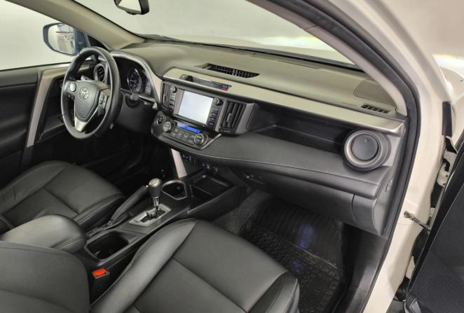 Toyota RAV4 IV (XA40) Рестайлинг с пробегом 2017 года, цена 2 440 000 рублей, 137000 км, внедорожник, Автокод Объявления