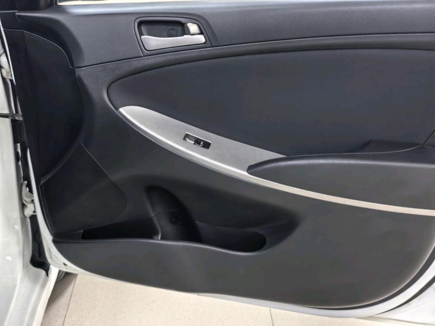 Hyundai Solaris I Рестайлинг Краснодар  - изображение 22