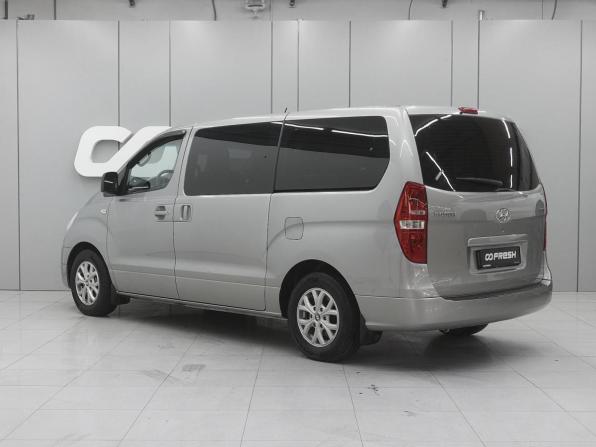 Hyundai H-1 II Рестайлинг с пробегом 2015 года, цена 1 960 000 рублей, 227864 км, минивэн, Автокод Объявления