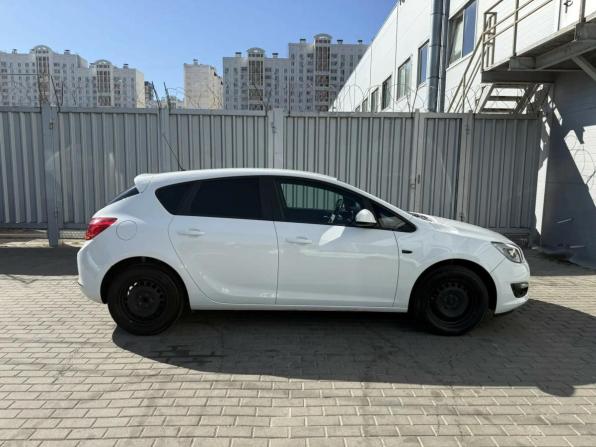 Opel Astra J Рестайлинг с пробегом 2014 года, цена 775 000 рублей, 109113 км, хэтчбек, Автокод Объявления