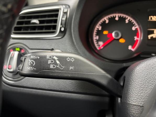 Volkswagen Polo V Рестайлинг с пробегом 2018 года, цена 1 238 000 рублей, 67099 км, седан, Автокод Объявления