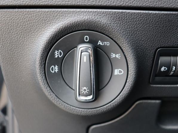 Skoda Karoq I Рестайлинг с пробегом 2024 года, цена 2 699 000 рублей, 63457 км, внедорожник, Автокод Объявления
