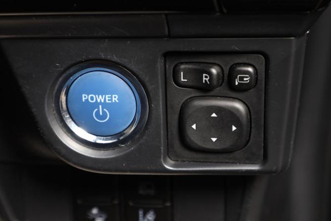 Toyota Corolla XI (E160 E170) Рестайлинг 2 с пробегом 2018 года, цена 1 749 000 рублей, 126984 км, универсал, Автокод Объявления