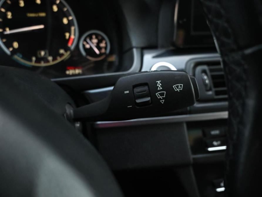 BMW 5 серии VI (F10/F11/F07) Рестайлинг Новороссийск  - изображение 13