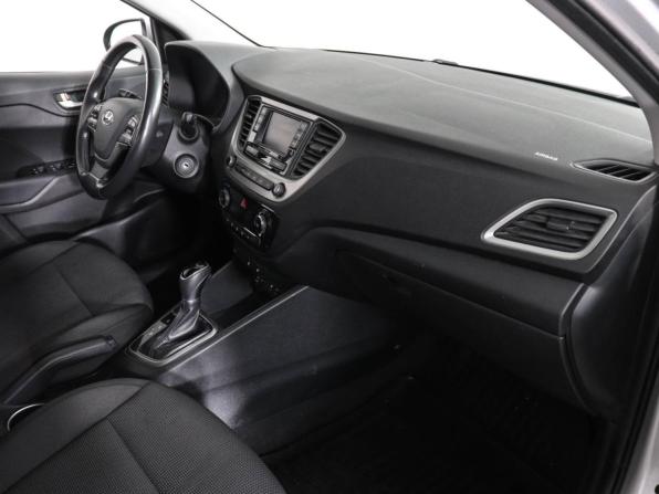 Hyundai Solaris II с пробегом 2017 года, цена 1 020 000 рублей, 168155 км, седан, Автокод Объявления