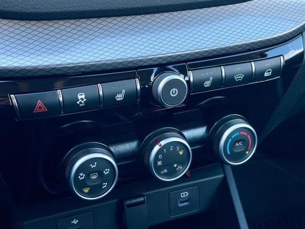 Lada (ВАЗ) Vesta I Рестайлинг (NG) с пробегом 2025 года, цена 1 550 000 рублей, 13303 км, седан, Автокод Объявления