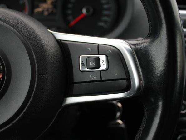 Volkswagen Polo V Рестайлинг с пробегом 2018 года, цена 1 340 000 рублей, 143922 км, седан, Автокод Объявления