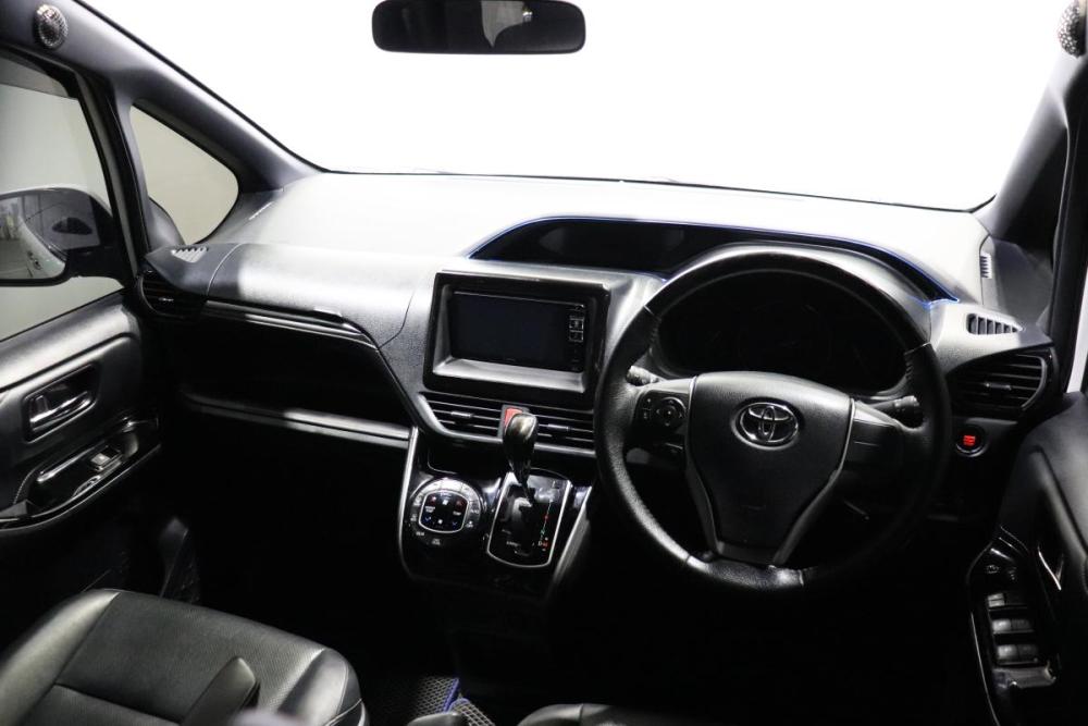 Toyota Esquire I Рестайлинг Иркутск  - изображение 15