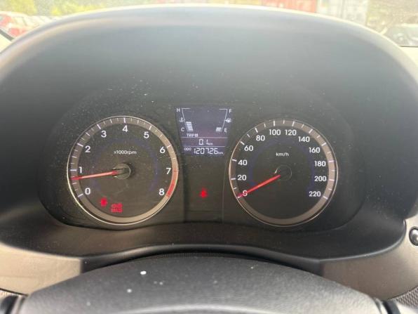 Hyundai Solaris I с пробегом 2013 года, цена 880 000 рублей, 120000 км, седан, Автокод Объявления