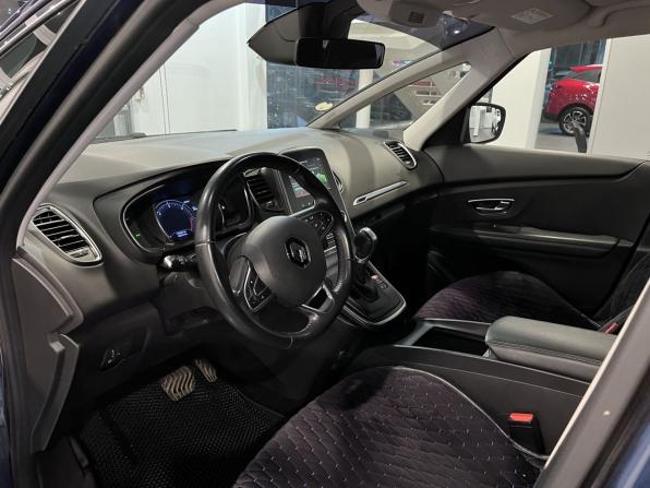Renault Scenic IV с пробегом 2018 года, цена 1 550 000 рублей, 154830 км, компактвэн, Автокод Объявления